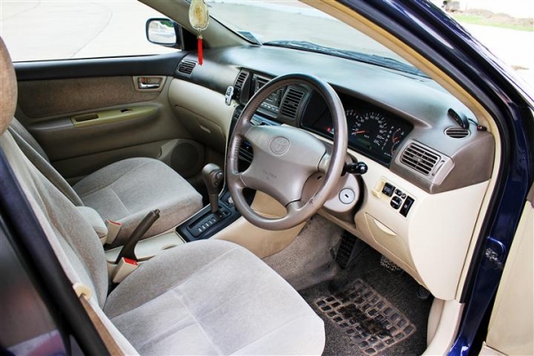 Altis 1.6E รถสวย สภาพดี ใช้น้อย