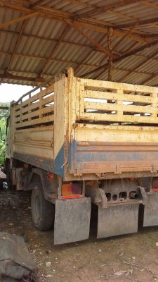 รถฮีโน่ 6 ล้อดั้ม 150 แรงม้า. ปี 50  ( รถวิ่ง 2xx,xxx กม. )   สนใจติดต่อ 081 - 6079515