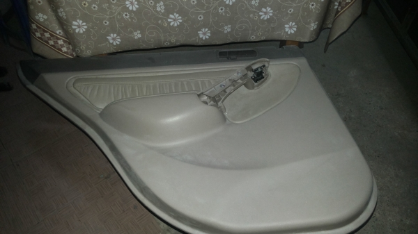 แผงข้างประตูซีวิคไดแมนชั่นปี04สวิทครบ แผงข้างประตูซีวิคไดแมนชั่นปี04สวิทครบ