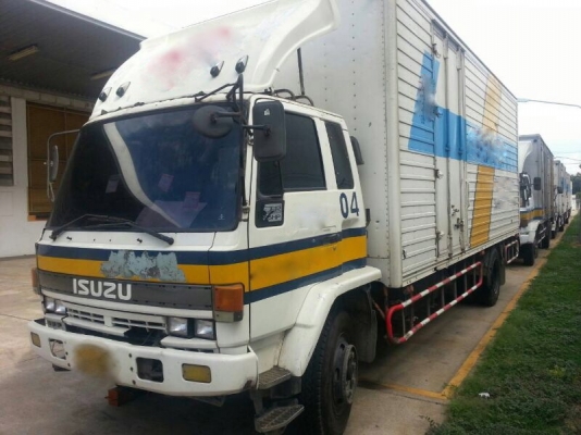 รถอีซูซุ 6 ล้อ ตู้แห้ง  FTR32 / 195 แรงม้า. ปี 39  สนใจติดต่อ 081 - 6079515