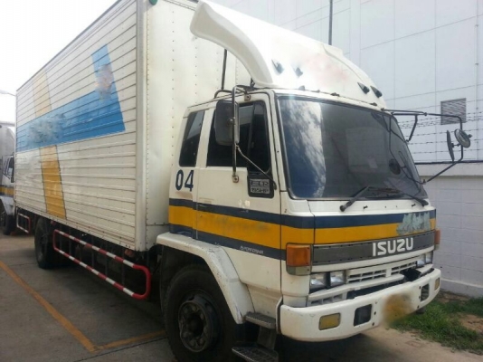 รถอีซูซุ 6 ล้อ ตู้แห้ง  FTR32 / 195 แรงม้า. ปี 39  สนใจติดต่อ 081 - 6079515