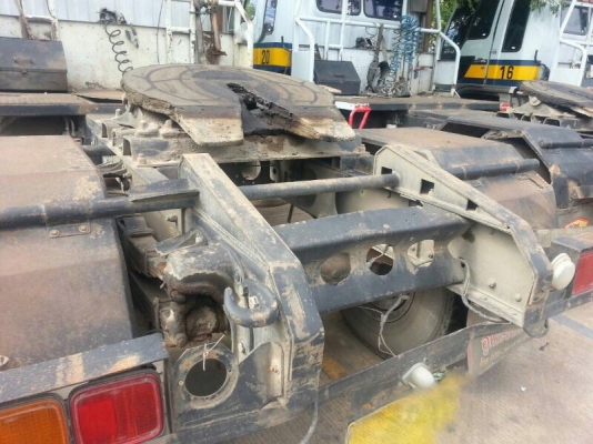 รถฮีโน่ 6 ล้อ หัวลาก FF1J / 210 แรงม้า. ปี 41 - 42  (  มีขาย 3 คัน. )  สนใจติดต่อ  081 - 6079515