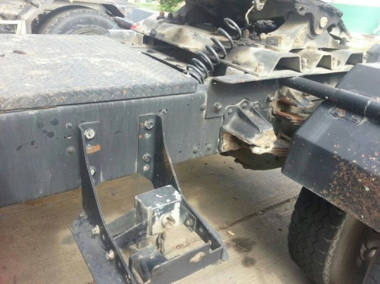 รถฮีโน่ 6 ล้อ หัวลาก FF1J / 210 แรงม้า. ปี 41 - 42  (  มีขาย 3 คัน. )  สนใจติดต่อ  081 - 6079515