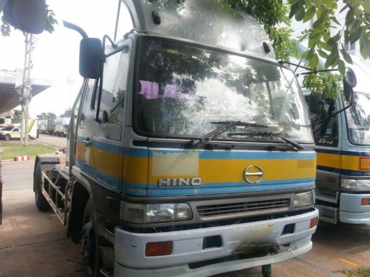 รถฮีโน่ 6 ล้อ หัวลาก FF1J / 210 แรงม้า. ปี 41 - 42  (  มีขาย 3 คัน. )  สนใจติดต่อ  081 - 6079515