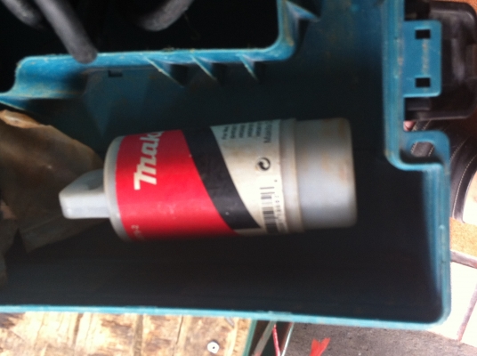 ส่วานไฟฟ้า 3 ระบบ MAKITA รุ่น HR 2470 FT ขนาด 780 W.  มีหัวจับดอกส่วานโรตารี