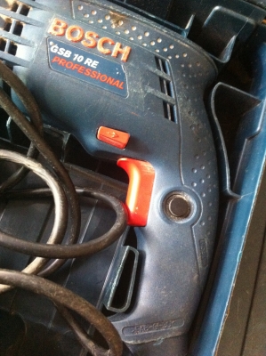 สว่านไฟฟ้า BOSCH ขนาด 500 W. ปรับหมุน ซ้าย-ขวาได้ รอบ 0-2600 รอบต่อนาที