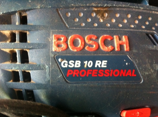 สว่านไฟฟ้า BOSCH ขนาด 500 W. ปรับหมุน ซ้าย-ขวาได้ รอบ 0-2600 รอบต่อนาที