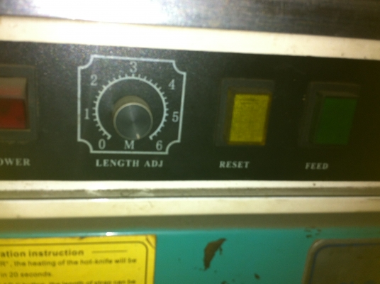 เครื่องแพ็คและรัดกล่องด้วยสายรัดพลาสติกด้วยความร้อน และตัดให้ ใช้งานง่าย ปรับตั้งการัดได้ (มี 2 เครื่อง) เครื่องแพ็คและรัดกล่องด้วยสายรัดพลาสติกด้วยความร้อน และตัดให้ ใช้งานง่าย ปรับตั้งการัดได้ (มี 2 เครื่อง)