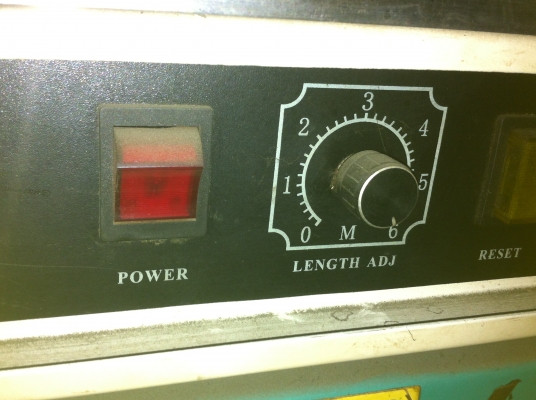 เครื่องแพ็คและรัดกล่องด้วยสายรัดพลาสติกด้วยความร้อน และตัดให้ ใช้งานง่าย ปรับตั้งการัดได้ (มี 2 เครื่อง) เครื่องแพ็คและรัดกล่องด้วยสายรัดพลาสติกด้วยความร้อน และตัดให้ ใช้งานง่าย ปรับตั้งการัดได้ (มี 2 เครื่อง)