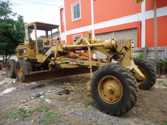 ขายด่วนรถเกรดCAT12Fรถสภาพพร้อมใช้งานเครืองดีตัวรถสวย