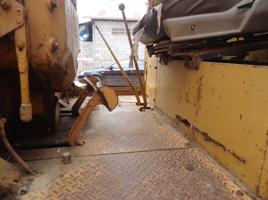 ขายด่วนรถเกรดCAT12Fรถสภาพพร้อมใช้งานเครืองดีตัวรถสวย ขายด่วนรถเกรดCAT12Fรถสภาพพร้อมใช้งานเครืองดีตัวรถสวย