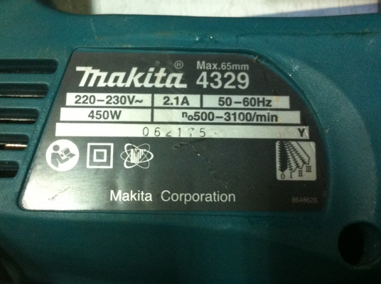 เลื่อยไฟฟ้าจิ๊กซอ MAKITA รุ่น 4329 ขนาด 450 W. ความเร็วที่ 500-3100 รอบ ปรับความเอียงได้หลายระดับ ปรับสปีดช้าเร็วได้ ใช้งานมาน้อย