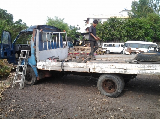 ขายครับรถฉายหนังเก่าไดน่า เครื่องน่าจะเป็นWO4D117 แรงครับ เครื่องแน่นมากท้าพิสูจน์ ไม่รวมถาดไสลด์ ขาย 90000 บาท (ไม่มีทะเบียน)