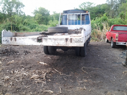 ขายครับรถฉายหนังเก่าไดน่า เครื่องน่าจะเป็นWO4D117 แรงครับ เครื่องแน่นมากท้าพิสูจน์ ไม่รวมถาดไสลด์ ขาย 90000 บาท (ไม่มีทะเบียน)