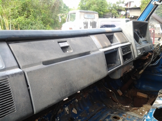 ขายครับรถฉายหนังเก่าไดน่า เครื่องน่าจะเป็นWO4D117 แรงครับ เครื่องแน่นมากท้าพิสูจน์ ไม่รวมถาดไสลด์ ขาย 90000 บาท (ไม่มีทะเบียน)