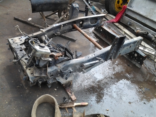 ขายแซสซีติดมากับหัวรถNKRญี่ปุ่นหัวการ์ตูน สภาพสวยครับ เอาไปทำอะไหล่ ขาย 8000 บาทครับ