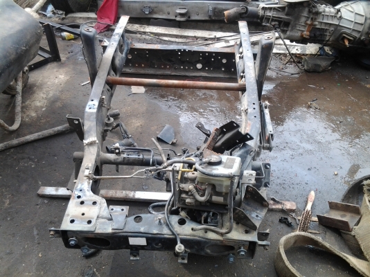 ขายแซสซีติดมากับหัวรถNKRญี่ปุ่นหัวการ์ตูน สภาพสวยครับ เอาไปทำอะไหล่ ขาย 8000 บาทครับ