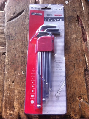ชุดประแจหกเหลี่ยมและประแจดาวอย่างละชุด ยี่ห้อ Moller  แบบก้านยาว มีความแข็ง (ได้สองอัน)