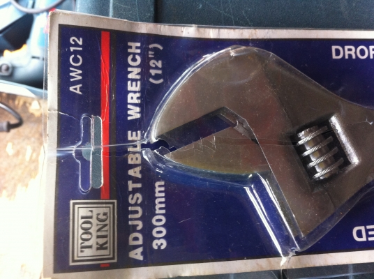 ประแจเลื่อน TOOL KING ขนาดยาว 300 มม. เป็นเหล็ก IRON BULL เนื้อดีคุณภาพสูง