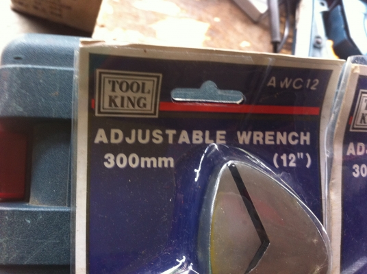 ประแจเลื่อน TOOL KING ขนาดยาว 300 มม. เป็นเหล็ก IRON BULL เนื้อดีคุณภาพสูง