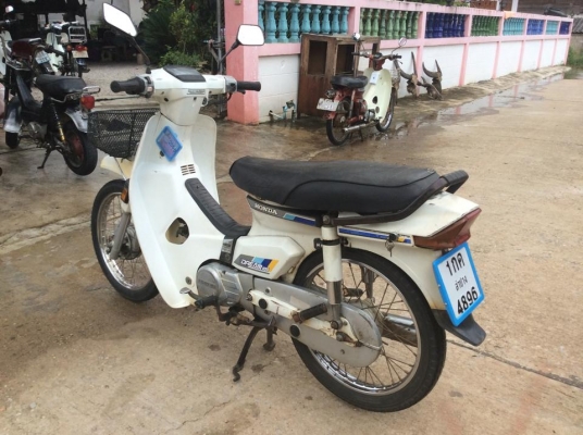 ดรีมคุรุสภาสีขาวเดิมๆทะเบียนโอนภาษีเต็มราคาถูก13500บาท ดรีมคุรุสภาสีขาวเดิมๆทะเบียนโอนภาษีเต็มราคาถูก13500บาท