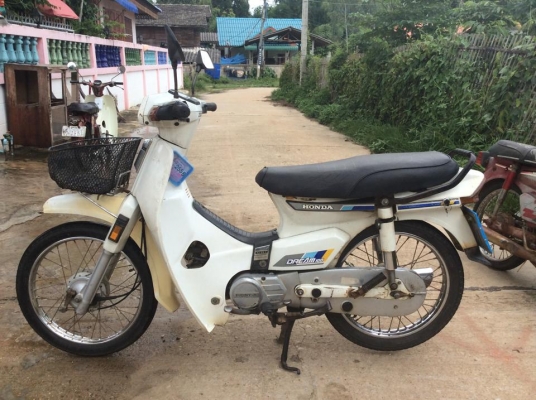 ดรีมคุรุสภาสีขาวเดิมๆทะเบียนโอนภาษีเต็มราคาถูก13500บาท