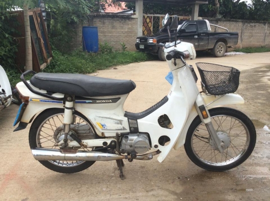 ดรีมคุรุสภาสีขาวเดิมๆทะเบียนโอนภาษีเต็มราคาถูก13500บาท ดรีมคุรุสภาสีขาวเดิมๆทะเบียนโอนภาษีเต็มราคาถูก13500บาท