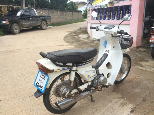 ดรีมคุรุสภาสีขาวเดิมๆทะเบียนโอนภาษีเต็มราคาถูก13500บาท ดรีมคุรุสภาสีขาวเดิมๆทะเบียนโอนภาษีเต็มราคาถูก13500บาท