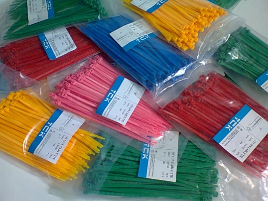 เผื่อมีใครสนใจเคเบิ้ลไทร์รัดสาย 6 นิ้ว