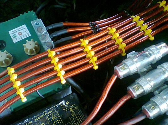 เผื่อมีใครสนใจเคเบิ้ลไทร์รัดสาย 6 นิ้ว