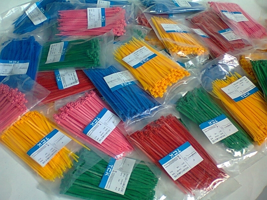 เผื่อมีใครสนใจเคเบิ้ลไทร์รัดสาย 6 นิ้ว