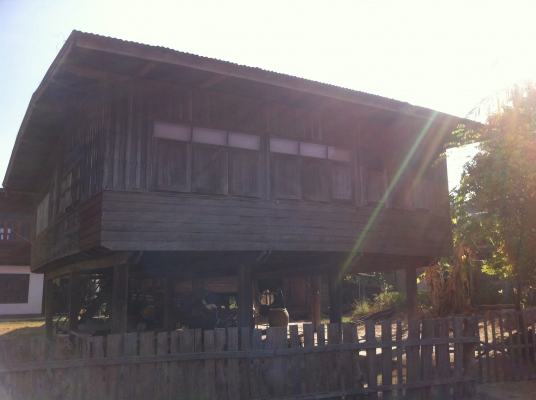 ขายบ้านไม้สภาพดีทั้งหลัง