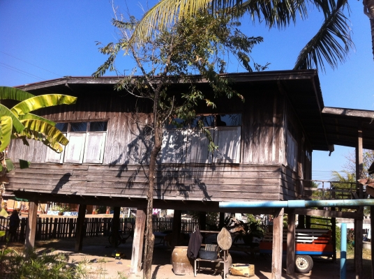 ขายบ้านไม้สภาพดีทั้งหลัง