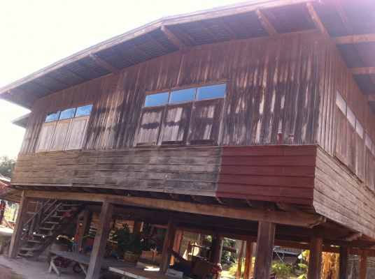 ขายบ้านไม้สภาพดีทั้งหลัง