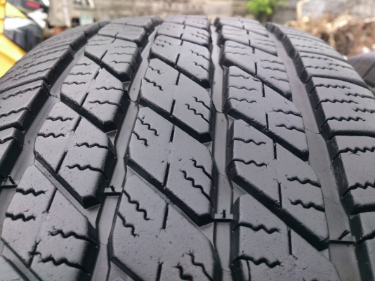 ขายแม็กTOYOTA VIGOพร้อมยางมิชลิน 265/65R17 ยางสัปดาห์ที่31 ปี11 ดอกยางเท่ากัน จำนวน 1 ชุด  พร้อมน๊อตแท้ 24 ตัว