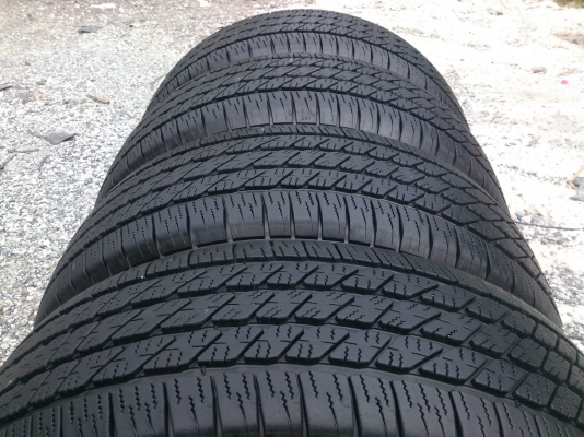 ขายแม็กTOYOTA VIGOพร้อมยางมิชลิน 265/65R17 ยางสัปดาห์ที่31 ปี11 ดอกยางเท่ากัน จำนวน 1 ชุด  พร้อมน๊อตแท้ 24 ตัว