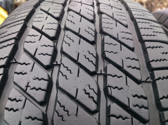 ขายแม็กTOYOTA VIGOพร้อมยางมิชลิน 265/65R17 ยางสัปดาห์ที่31 ปี11 ดอกยางเท่ากัน จำนวน 1 ชุด  พร้อมน๊อตแท้ 24 ตัว