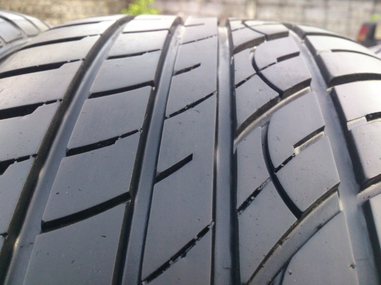 ขายแม็ก 5รู100 ขอบ18 พร้อมยาง225/40R18 ยางสัปดาห์ที่25 ปี12 ดอกยางสวยลึกเท่ากันไม่แตกลายไม่ร้าว จำนวน 1 ชุด