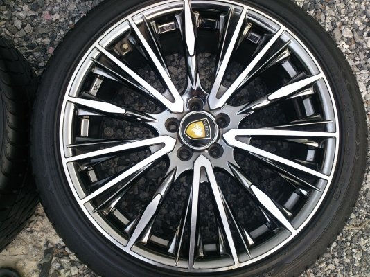 ขายแม็ก 5รู100 ขอบ18 พร้อมยาง225/40R18 ยางสัปดาห์ที่25 ปี12 ดอกยางสวยลึกเท่ากันไม่แตกลายไม่ร้าว จำนวน 1 ชุด