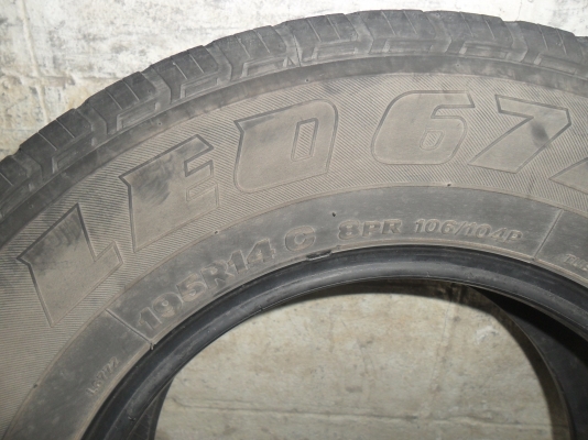 ยาง BRIDGESTONE 195R14 ปี11 สวยๆ 1 คู่ ราคา 1200 บาท