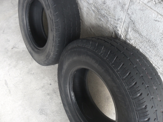ยาง BRIDGESTONE 195R14 ปี11 สวยๆ 1 คู่ ราคา 1200 บาท