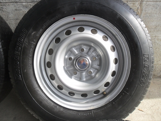 ล้อกะทะ 15นิ้ว5รู114 พร้อมยาง205/70R15 ปี09 สวยๆ 4 ล้อ ราคา 4500 บาท ล้อกะทะ 15นิ้ว5รู114 พร้อมยาง205/70R15 ปี09 สวยๆ 4 ล้อ ราคา 4500 บาท