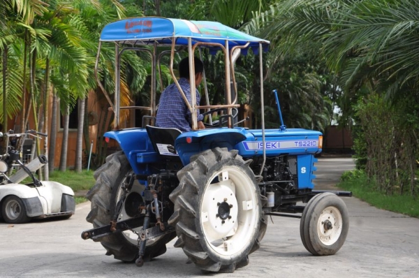 ขายรถไถ ISEKI 22แรง สภาพสวยเดิม หายู่รับรองไม่ผิดหวัง 58,000 บาท