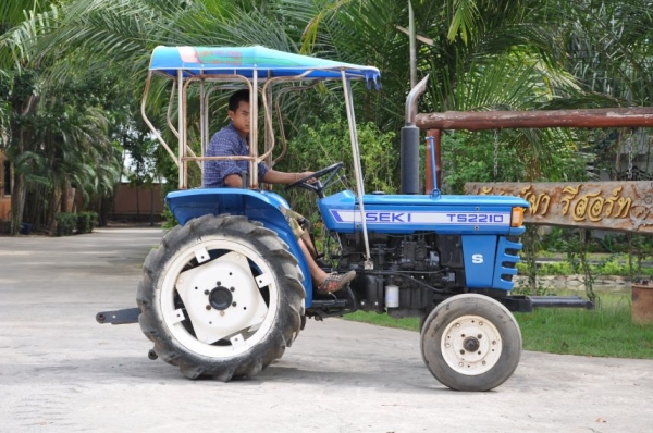 ขายรถไถ ISEKI 22แรง สภาพสวยเดิม หายู่รับรองไม่ผิดหวัง 58,000 บาท