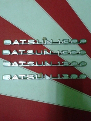 ขายโลโก้ข้างแก้ม ดัทสัน 521 เเละดัทสัน520 สภาพสวยๆครับ ขายโลโก้ข้างแก้ม ดัทสัน 521 เเละดัทสัน520 สภาพสวยๆครับ