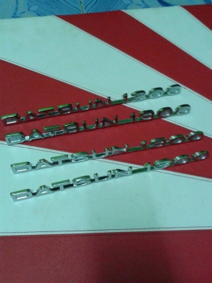 ขายโลโก้ข้างแก้ม ดัทสัน 521 เเละดัทสัน520 สภาพสวยๆครับ ขายโลโก้ข้างแก้ม ดัทสัน 521 เเละดัทสัน520 สภาพสวยๆครับ