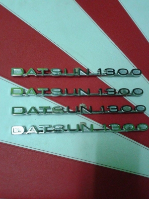 ขายโลโก้ข้างแก้ม ดัทสัน 521 เเละดัทสัน520 สภาพสวยๆครับ ขายโลโก้ข้างแก้ม ดัทสัน 521 เเละดัทสัน520 สภาพสวยๆครับ