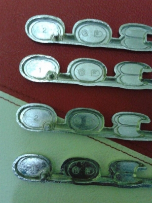 ขายโลโก้ข้างแก้ม ดัทสัน 521 เเละดัทสัน520 สภาพสวยๆครับ ขายโลโก้ข้างแก้ม ดัทสัน 521 เเละดัทสัน520 สภาพสวยๆครับ