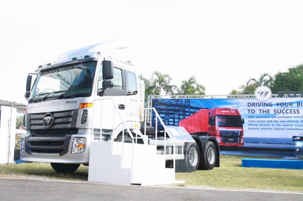 ขายหัวลากใหม่ Hino Victor  ใหม่  344/380 แรงม้ารถใหม่ ( 344 ออกรถใช้เงิน 170,000 )พร้อมประกันภัย 083-399-5040