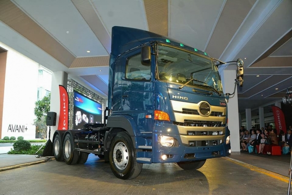 ขายหัวลากใหม่ Hino Victor  ใหม่  344/380 แรงม้ารถใหม่ ( 344 ออกรถใช้เงิน 170,000 )พร้อมประกันภัย 083-399-5040